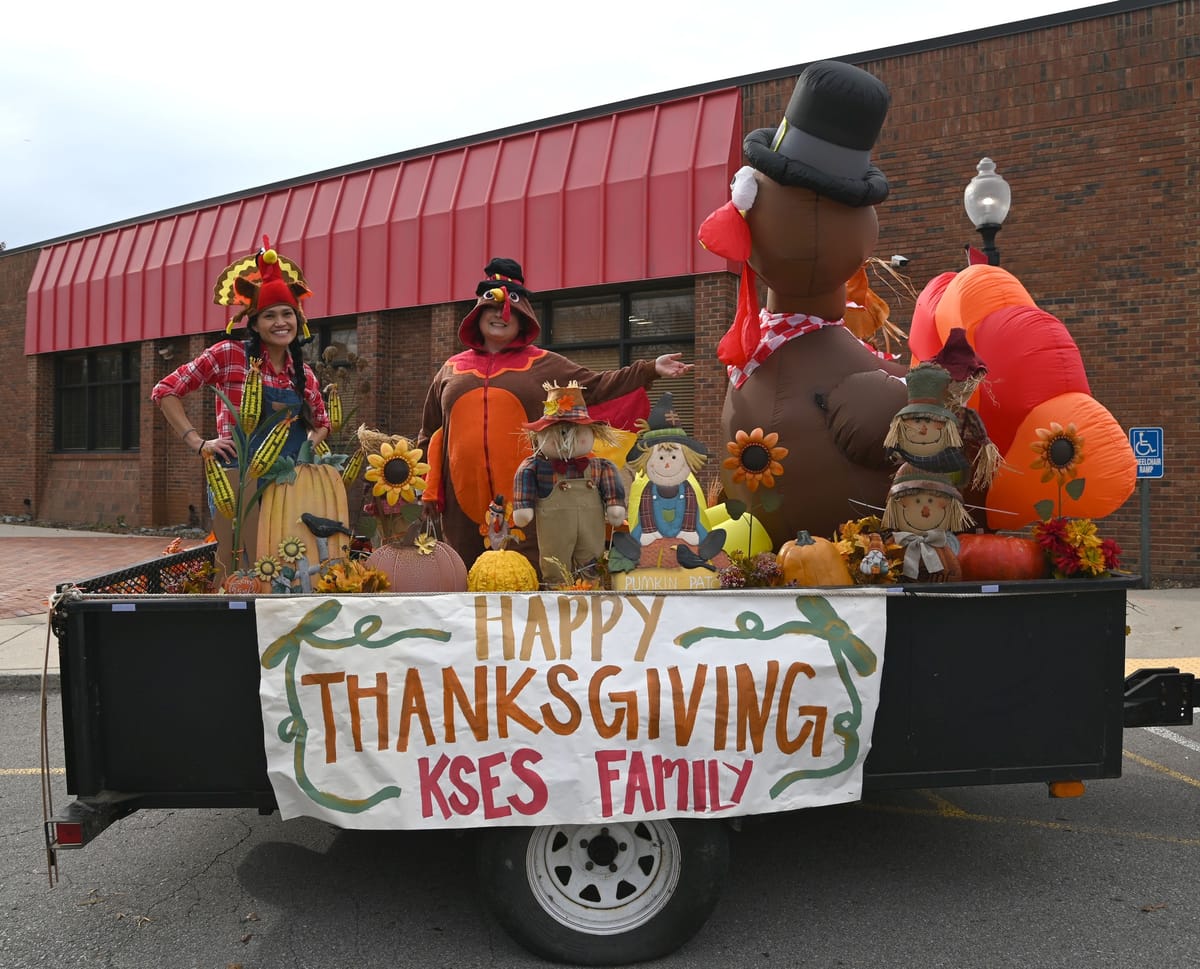KSES holds third annual ‘Balloons Over KSES’ parade to kick off Thanksgiving break