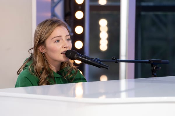 Russell wins ‘American Idol’ golden ticket, heads to Hollywood